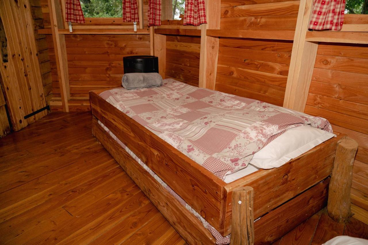 Cabane Perchee Dans Les Arbres Saint-Hilaire-en-Morvan ภายนอก รูปภาพ